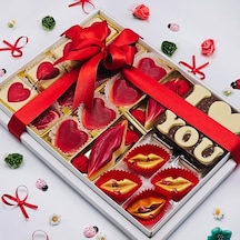 Nin Chocolate Sevgililer Günü Temalı Dudak ve Figür Çikolata Kutusu