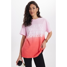 Tudors Kadın Slim Fit Dar Kesim %100 Pamuk Bisiklet Yaka Kısa Kollu Baskılı Pembe Tişört-50569