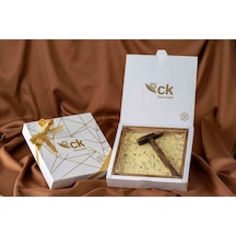 Çekiçli Ahşap Kutu Fildişi Antep Fıstıklı Beyoğlu Çikolata 500 G