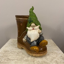 Çizmede Oturan Gnome Cüce Saksı