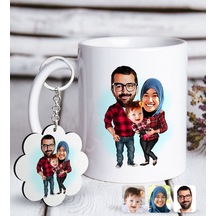 Kişiye Özel Tesettürlü Aile Karikatürlü Beyaz Kupa Ve Anahtarlık N11.834