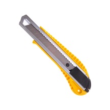 Sarı Plastik Gövde Metal Yataklı Maket Bıçağı No:18