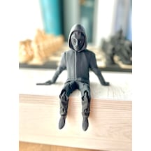 Squid Game Yönetici Figürü - 11 Cm