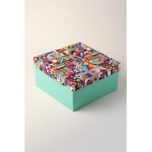 Hediye Kutusu, Modern Şekiller Canlı Geometrik Tasarım, Premium Karton Hediye Kutusu, 26x26x13 Cm Cok Renkli