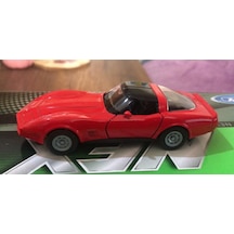 Oyuncak Metal Model Araba 1 / 36 Çek Bırak 1982 Corvette Coupe Kırmızı