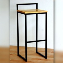 Doğal Ahşap Standart Bar Sandalyesi Siyah