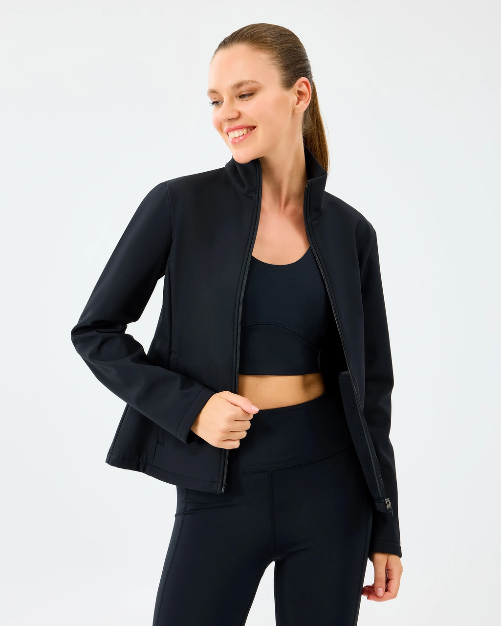 Skechers W Fitted Softshell Turtle Neck Jacket Kadın Siyah Mont S2520190-3817 Siyah