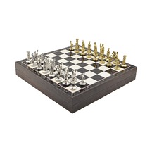 Gifthome Orta Boy Metal Roma İmparatorluğu Satranç Takımı Parlak Ve Ceviz Desenli Sandıklı Mdf Tahtası 36x36x6 Cm.