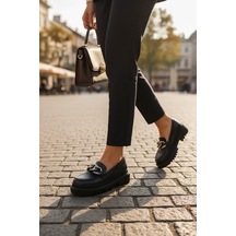 Enoch Kadın Gümüş İri Zincir Aksesuarlı Tırtıklı Chunky Taban Loafer Siyah