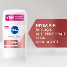 Kadın Stick Deodorant Derma Control Clinical 50 Ml, C Vitamini İle Koltuk Altı Kararma Karşıtı, 96 Saat Anti-perspirant Koruma