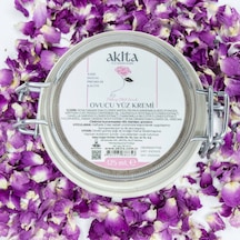 Akita Doğal Gül Ovucu Peeling Etkili Yüz Kremi 125 ML