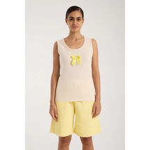 Giyim Kadın Beyaz Kurdele Detaylı Sarı Çizgili Şortlu Pijama Takımı Beyaz