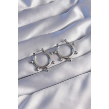 316l Çelik Gümüş Renk Topçuk Tasarımlı Oval Küpe