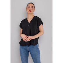 Ayhan Kadın V Yaka Broşlu Düşük Kol Bluz 001