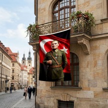 Askeri Üniformalı Başkomutan Mustafa Kemal Atatürk Ve Türk Bayrağı Poster Bayrak Premium Raşel Kumaş Ata82 Diğer