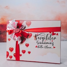 Kalp Ve Bulut Temalı Beyaz Kutu 42 Adet Yaldızlı Kalp Çikolata