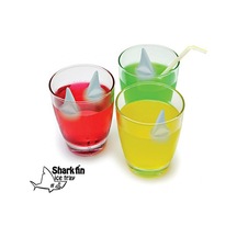 Shark Fin Köpekbalığı Buz Kalıbı Buzdolabı Parti Kadeh Buzluk Çok Renkli