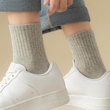 Açık Gri 1 Çift Çorap Kalınlaştırılmış Elastik Kaymaz Orta Tüp Düz Renk Eşleşen Zemin Çorapları Sıcak Yumuşak Ddor Ter Emici Dört Mevsim Çorapları Açık Gri