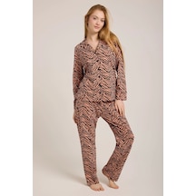 Kadın Kaplan Desenli Düğmeli Pijama Takımı Kahverengi Kadın Kaplan Desenli Düğmeli Pijama Takımı Kahverengi