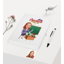 Kişiye Özel Bayan Öğretmen Temalı Karikatürlü Beyaz Defter Kalem N11.1069