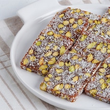 Bulutlar Kuruyemiş Antep Fıstıklı Yaprak Cezerye Kg 1000 Gr