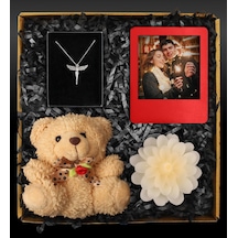 Sevgililer Gününe Özel Ayıcık & Melek Kolye & Mum & Kişiye Özel Fotoğraf Çerçevesi Hediye Seti