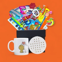 Geçmişin Büyüsüyle Dolu Özel Siyah Hediye Kutusu Ve İyi Ki Sen Yazılı Kupa Bardak