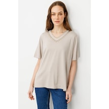Kadın V Yaka Yakası Taşlı Penye T-shirt Bej Bej