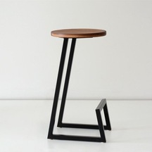 Ayaklı Oval İşlemeli Doğal Ahşap Bar Taburesi Siyah