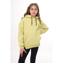 Kız Çocuk Oversize Kapüşonlu Cepli Düşük Omuz Baskılı Yırtmaçlı Sweatshirt - 3 İplik Şardonlu Açık Yeşil