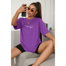 El Baskılı Oversize Beyaz T-shirt Mor