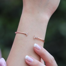 Tiff Modeli Zirkon Taşlı Rose Gold Kaplama Kelepçe Gümüş