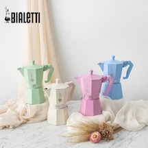 - Moka Exclusive: 3 Cups Ocak Üstü Espresso Pişirici - 130ml - Krem Renk - Alüminyum Gövde - Patentli Güvenlik Valfi - Tüm Ocak Türleri İçin Uygundur İndüksiyon Hariç Aeropress