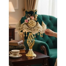Hürrem Yeşili Kadife Kaplı Çiçek Süslemeli Başlık Gold Metal Burgu Ayaklı Klasik Abajur 50x30cm Yeşil