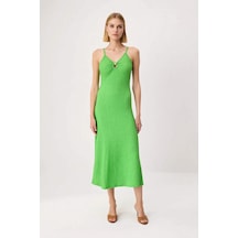 Benerly Kadın İnce Askılı V Yaka Dokulu Bodycon Maxi Elbise Astarsız Raha Yeşil