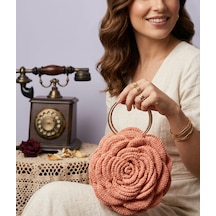 Vintage Esintili 3d Gül Motifli Halka Saplı El Çantası Açık Pembe Vintage Esintili 3d Gül Motifli Halka Saplı El Çantası Açık Pembe