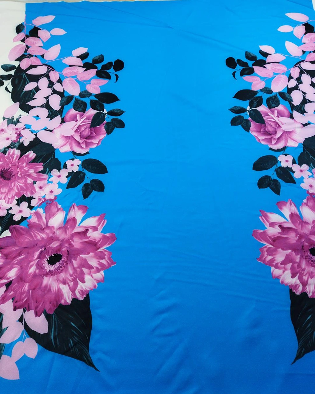 Dolgun Krep Çiçek Desenli En 150 Cm X Boy 125 Cm -2917