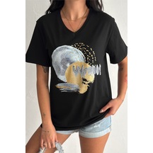 Femelle Kadın Siyah V Yaka Büyük Beden Pul Payet İşlemeli %100 Pamuk Tişört - Feb15