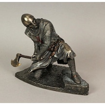 Veronese Design Tapınak Diz Çökmüş Savaşcı