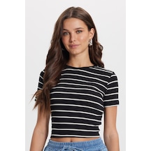 Tudors Kadın Slim Fit Dar Kesim Pamuklu Yumuşak Dokulu Kısa Kollu Bisiklet Yaka Siyah Tişört-50685