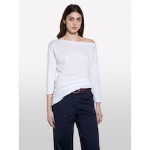 Sisley Modal Karışımlı Kayık Yaka Regular Fit T-shirt Kadın Beyaz T-shirt - 325p3qu4l12ee