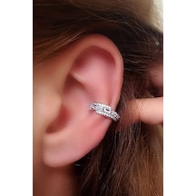 Gümüş Pırlanta Işıltısında Baget Zirkon Taşlı Kıkırdak Küpesi