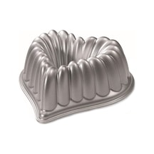 , Nordicware 55548 Kek Kalıbı, Kalpli Çelenk, Alüminyum Döküm, Hacim: 2.5lt, 55548amz, Gümüş