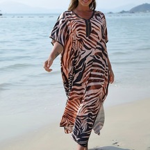 Büyük Beden Zebra Desenli Yandan Bölmeli V Yaka Bol Kesim Plaj Elbisesi