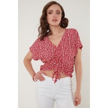 Lela Desenli Önü Büzgülü V Yaka Crop Bayan Bluz 5864486Y4 Kırmızı Lela Desenli Önü Büzgülü V Yaka Crop Bayan Bluz 5864486Y4 Kırmızı