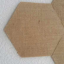 Jüt Kumaş Kaplı Altıgen Levha Arkası Yapışkanlı 5'li Set 18.5 x 21.5 CM
