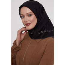 Bonjela Soft Eşarp Minimal Çiçek Desen Siyah Gri Siyah Gri Bonjela Soft Eşarp Minimal Çiçek Desen Siyah Gri Siyah Gri