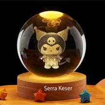 Kişiye Özel Işıklı Ahşap Kaideli Kuromi Cam Küre 8cm 6cm