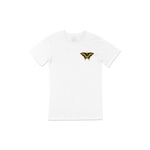 Renkli Kelebek Cep Logo Tasarımlı Beyaz Tişört