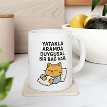 Yatakla Aramda Duygusal Bir Bağ Var Baskılı - Hediye Porselen Kupa Bardak Beyaz